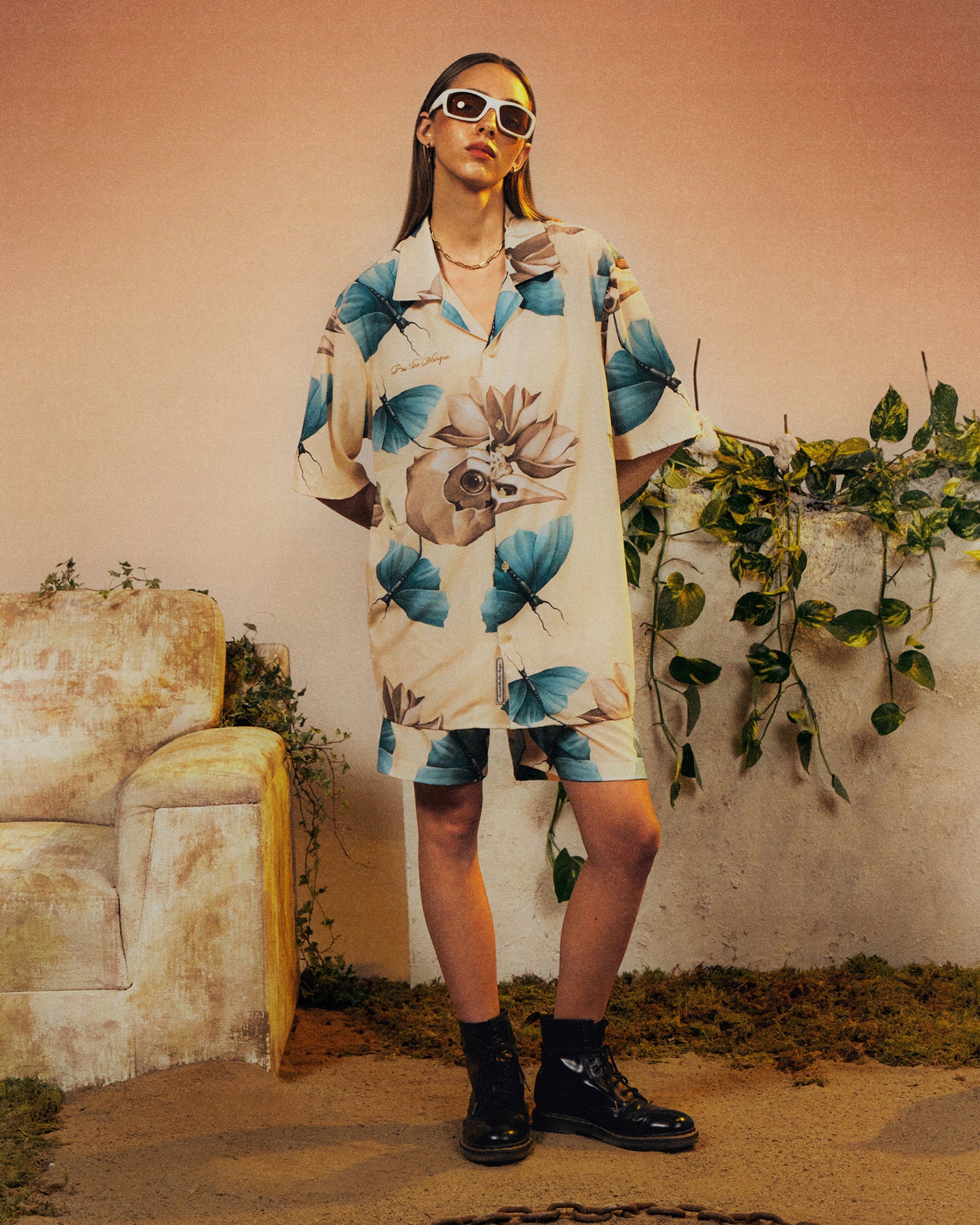 Butterfly Ensemble Short Sleeve Shirt (Turquoise / Beige)