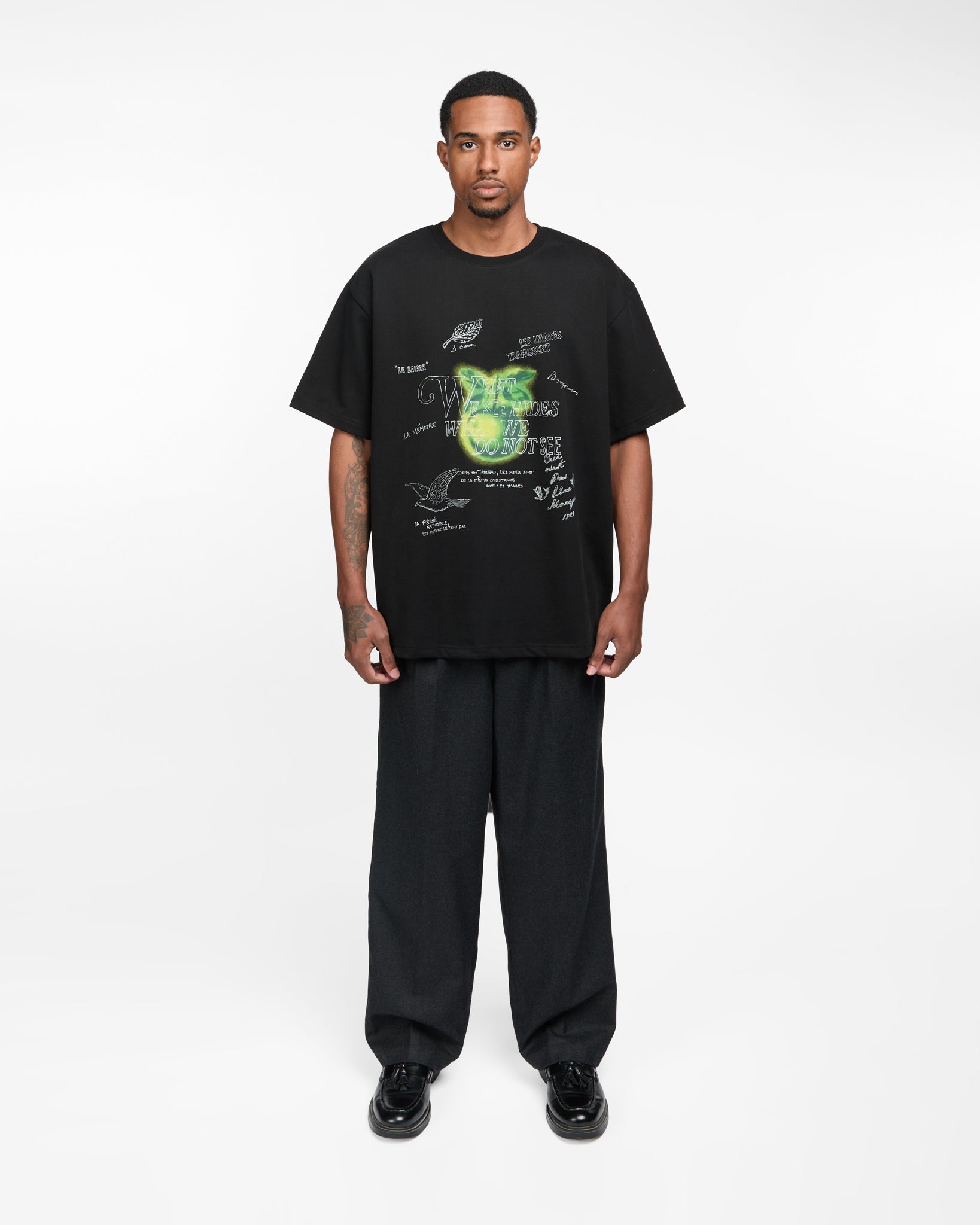 Apple Rene Magritte Tee (Black)