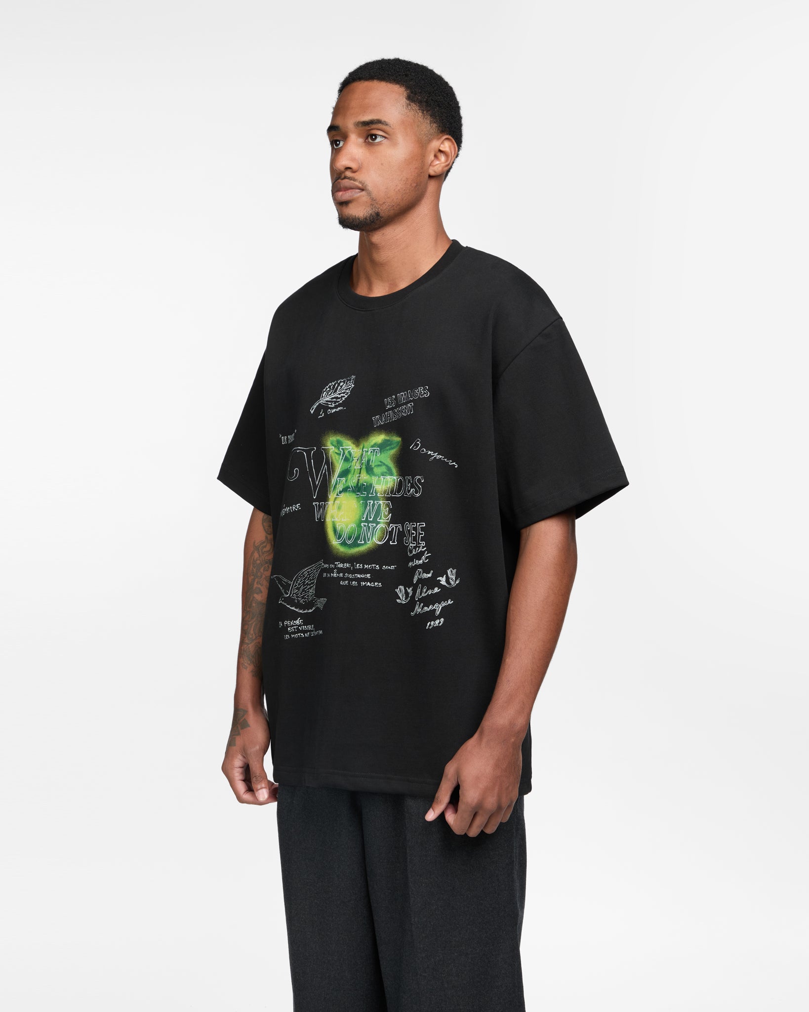Apple Rene Magritte Tee (Black)