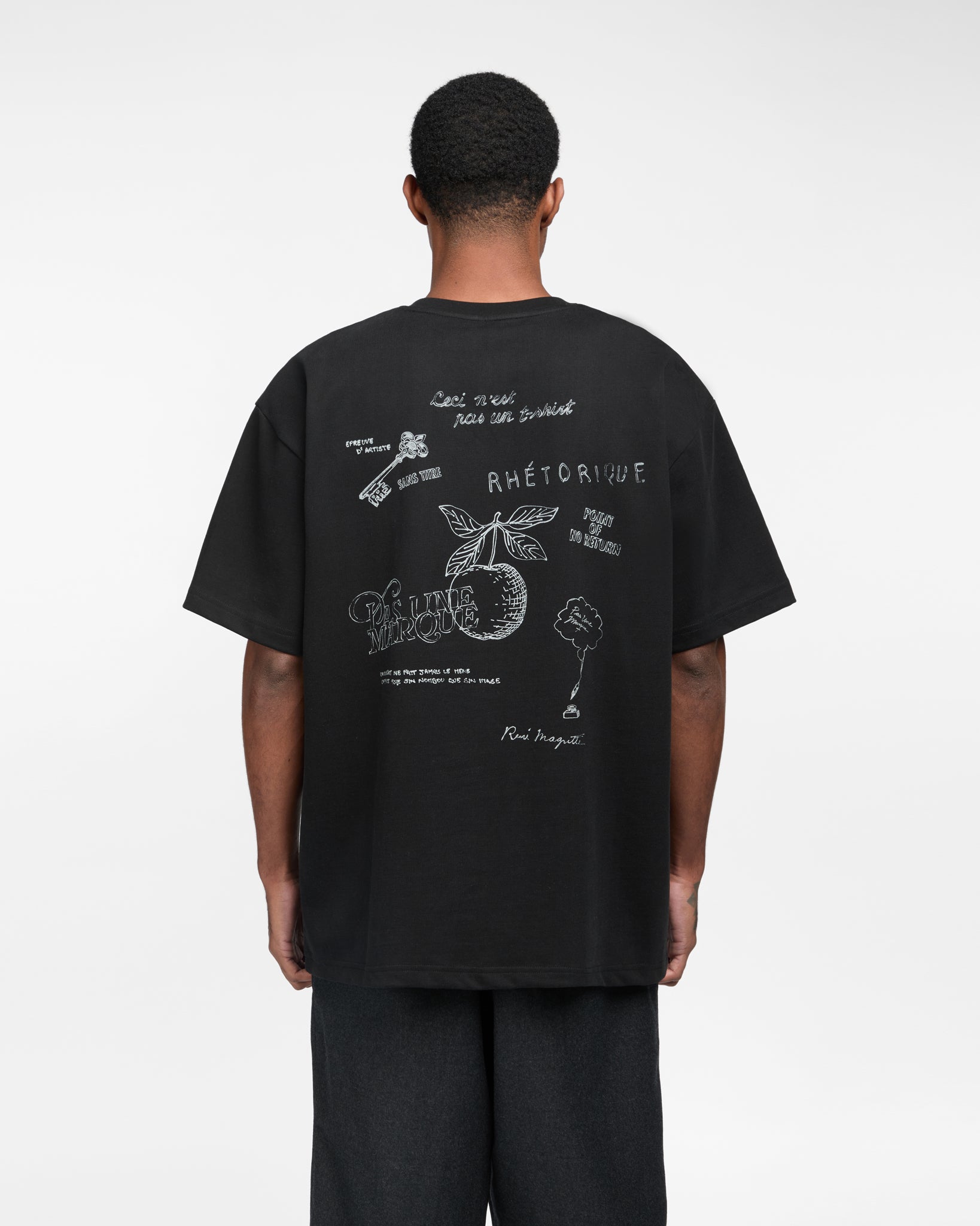 Apple Rene Magritte Tee (Black)