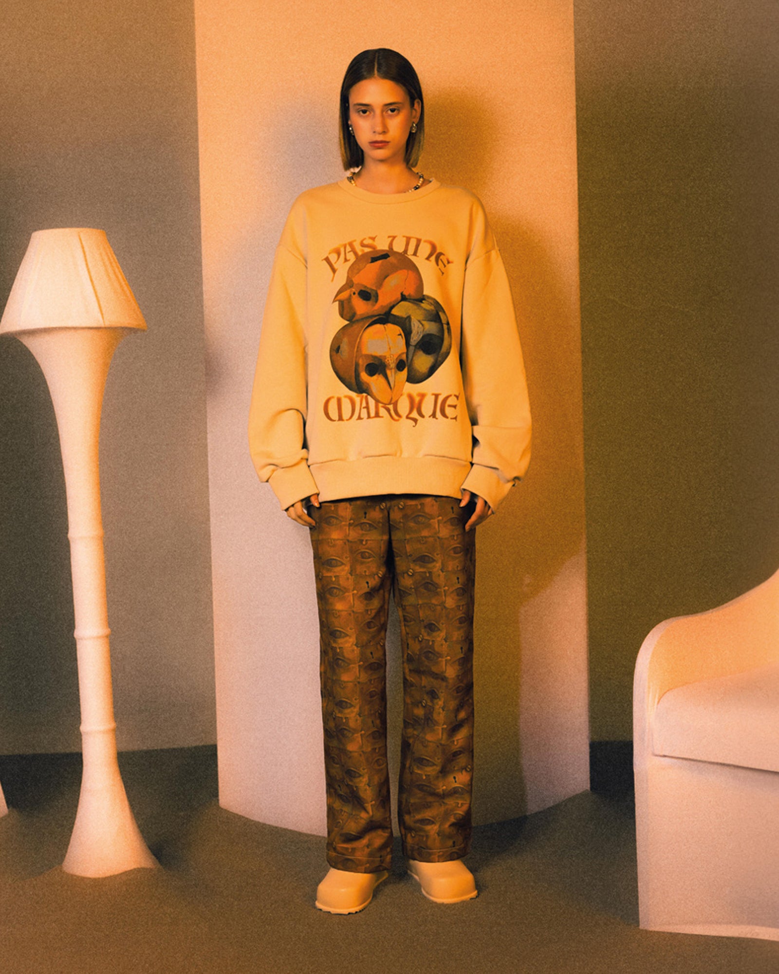 Mask Trio Sweatshirt (Beige)