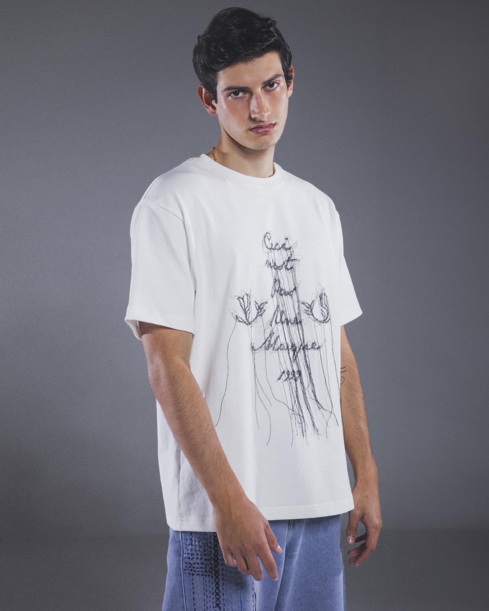 Ceci N'est Pas Une Marque Hand-Embroidered Scribble Tee Shirt (White)