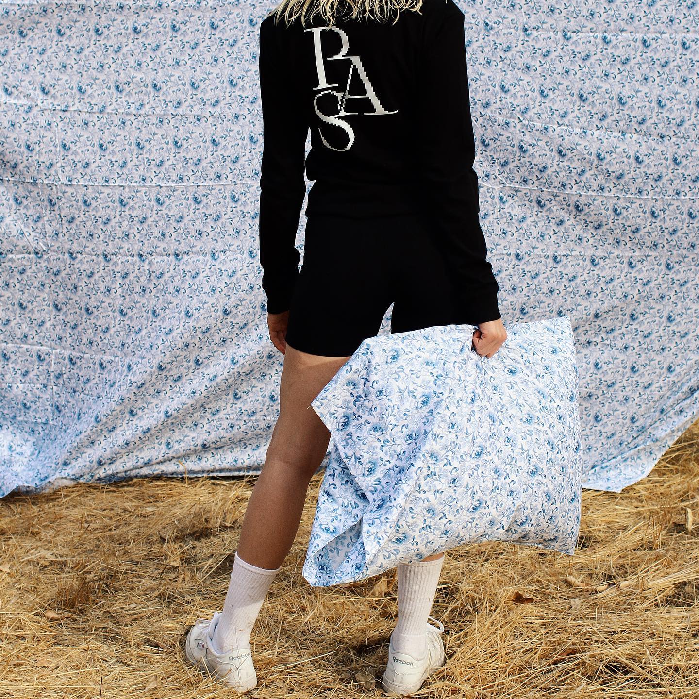 Cross Crewneck L/S Tee Shirt Crop (Black)