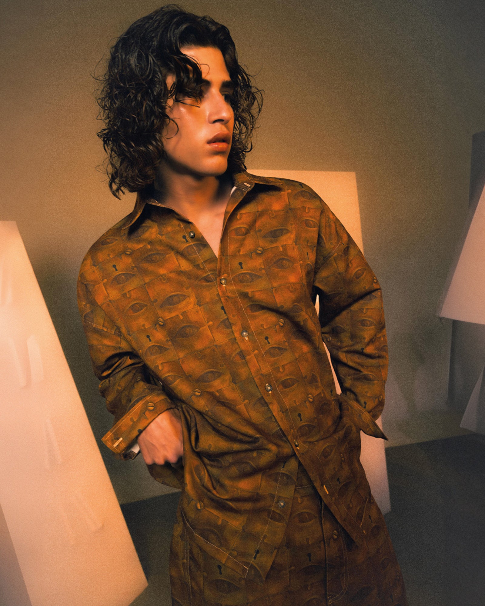 Puzzle Locket Mosaic Shirt (Brown)
