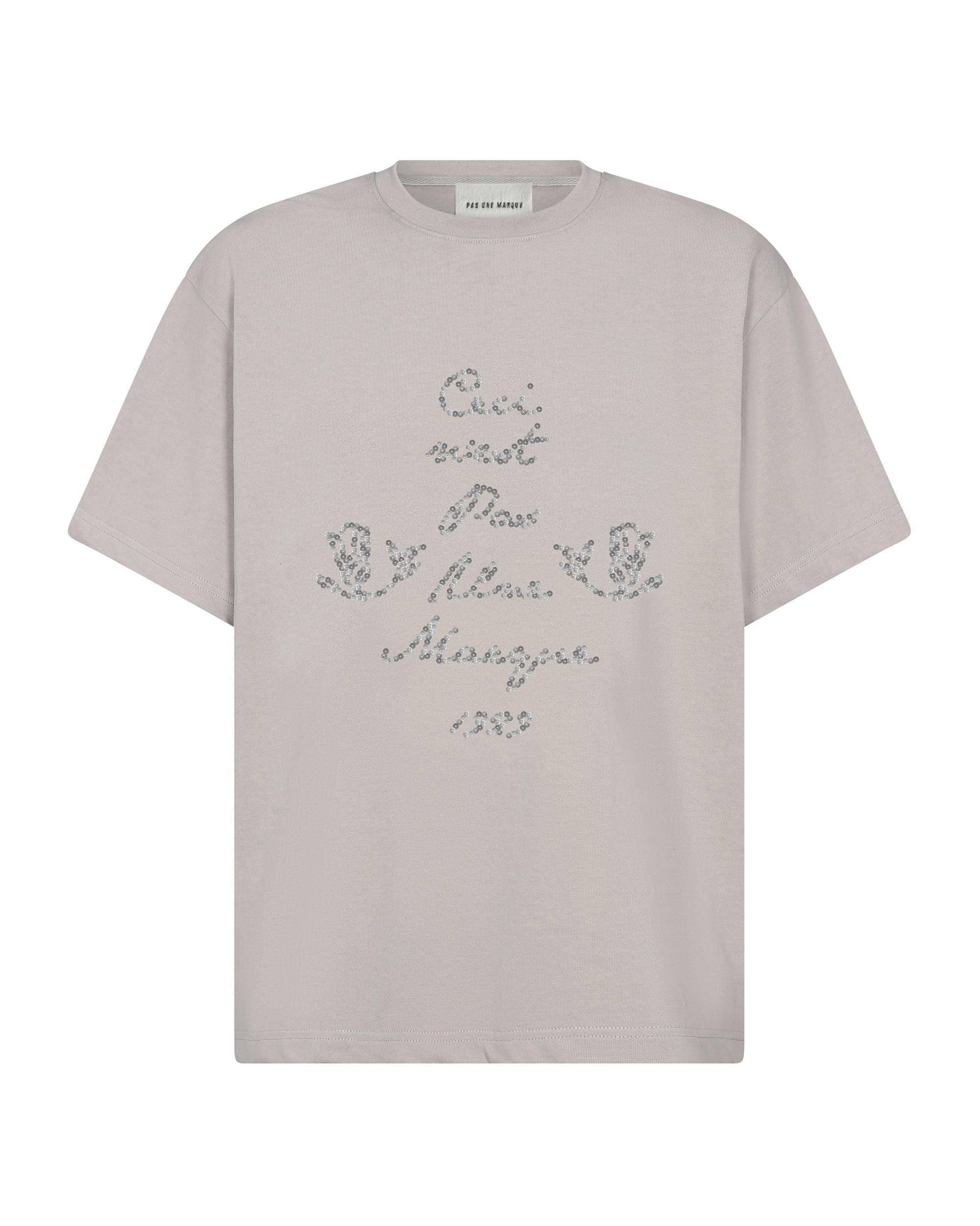 Ceci N'est Pas Une Marque Buttons Tee Shirt (Grey)