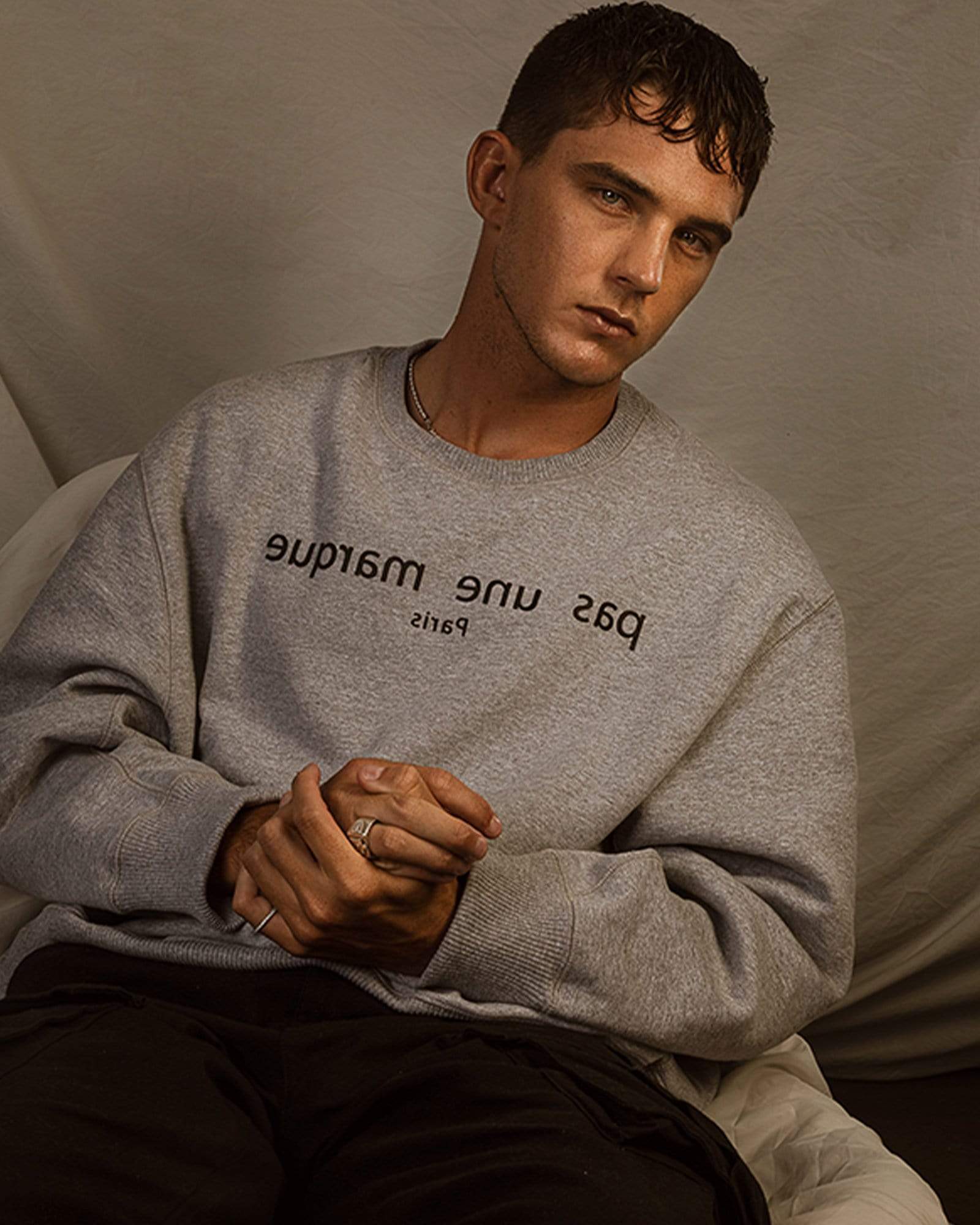 oversized-sweatshirt-en-arriere-grey-377395.jpg
